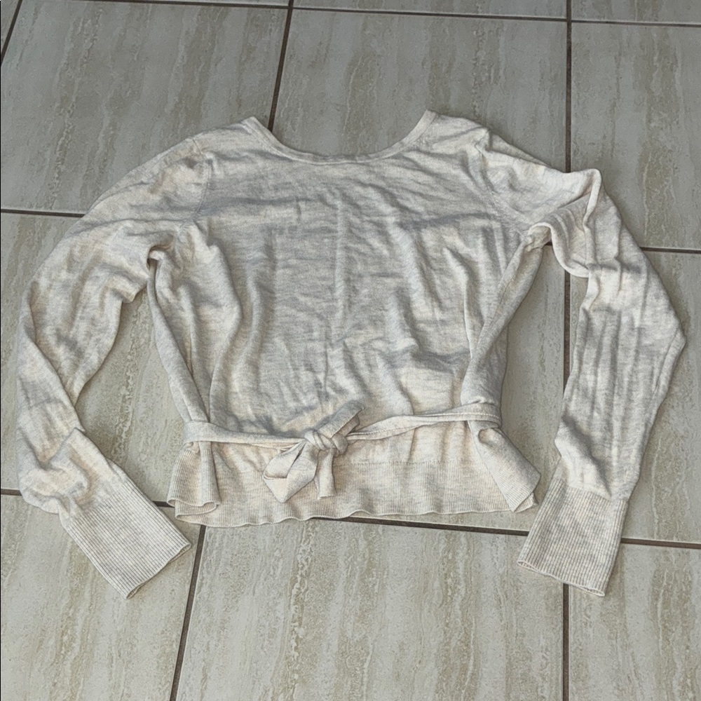 Abercrombie & Fitch Cream Wrap Sweater Medium
